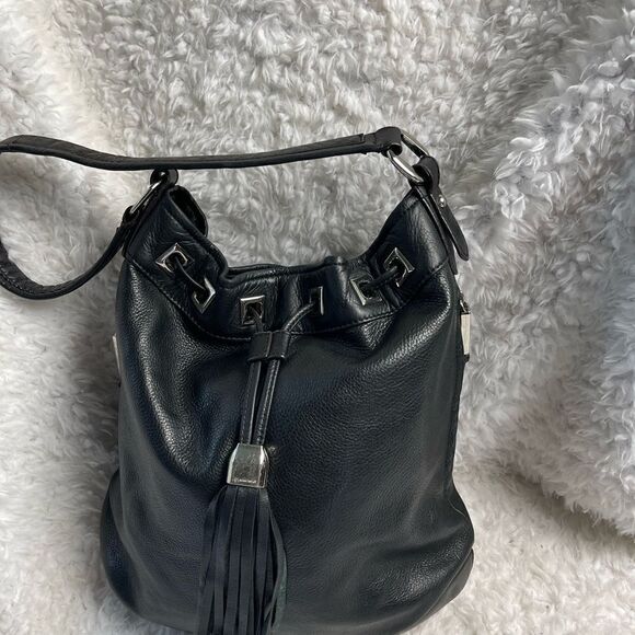 B Makowsky black leather bucket drawing string medium shoulder bag tasse… - Picture 4 of 13